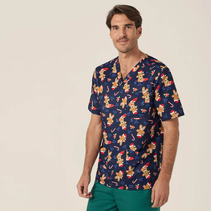 NNT CATUXV XMAS Gingerbread Surfer Print Scrub Top Midnight worn by man